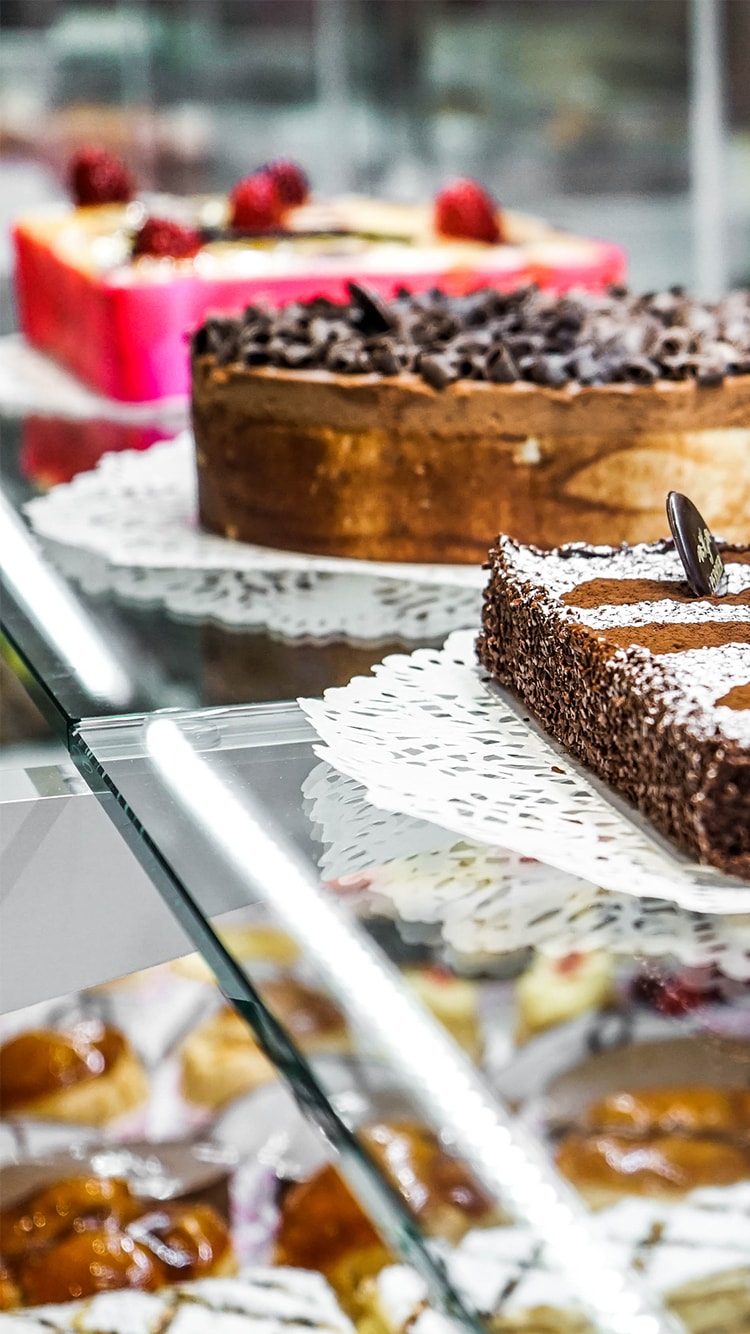Présentation de gros gateaux
